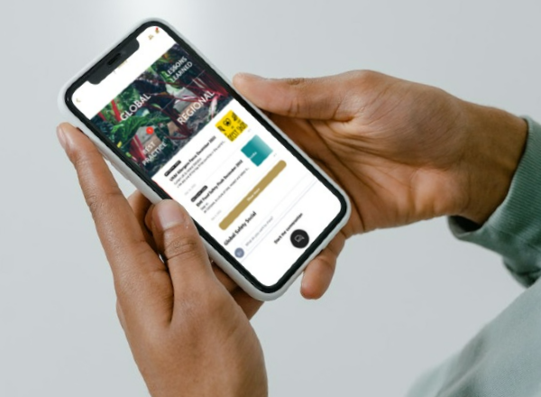 Safety-App-Collaboration-600x440.png Screenshot of the Actimo HSE app on an iphone screen
